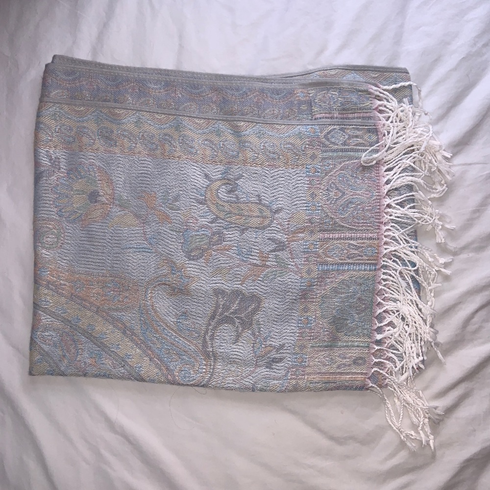 🌸3/$15 Modern expressions wrap/scarf/shawl